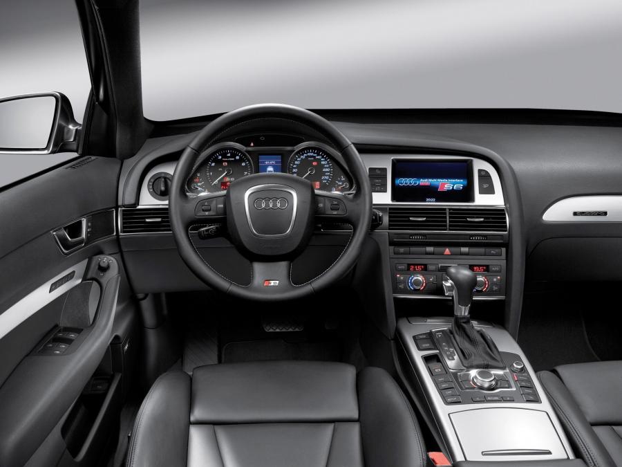 Торпедо Audi S6 Avant (4F, C6) 2006 года  (фото 31 из 35)